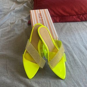Wild Diva Neon Yellow Sandals Size 6.5